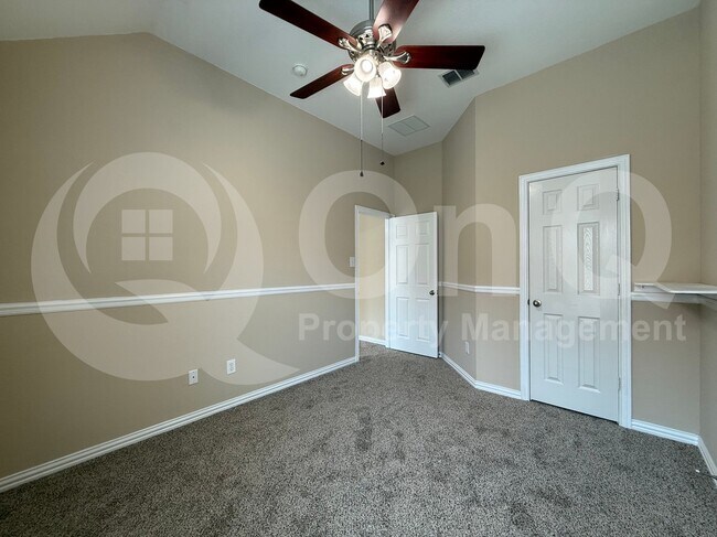 Building Photo - 1921 Highland Haven Ln