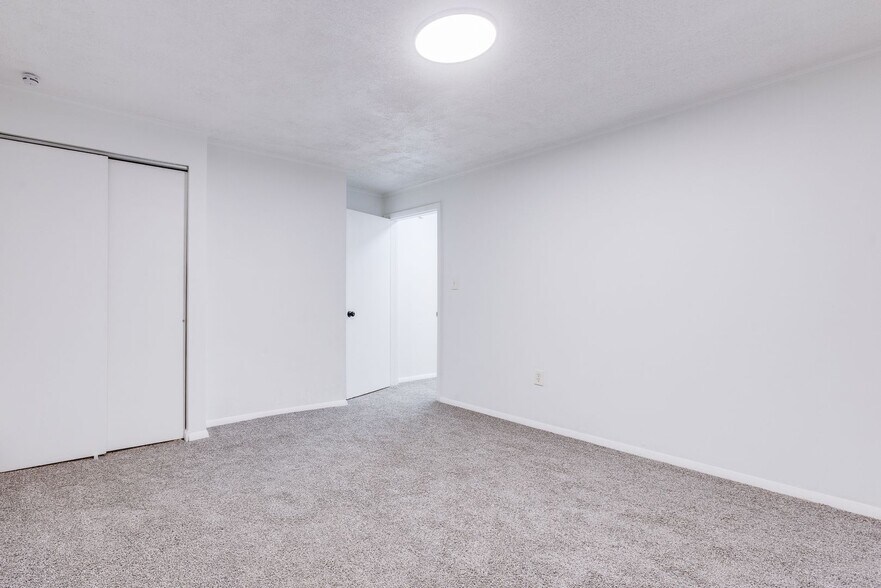 Building Photo - 2675 S 18th St