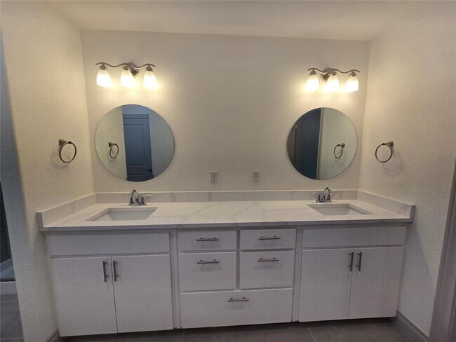 Building Photo - 2105 Tiger Trail