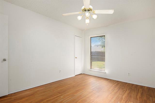 Building Photo - 6819 W Cleburne Rd