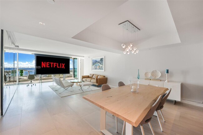 Building Photo - 2627 S Bayshore Dr