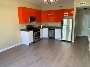 Building Photo - 718 N 15th St