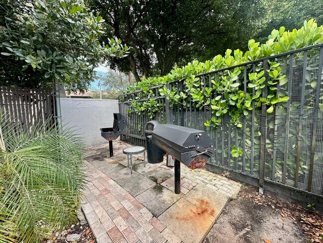 Building Photo - 1244 S Military Trail