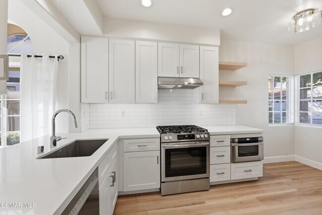 Building Photo - 4822 Parma Dr