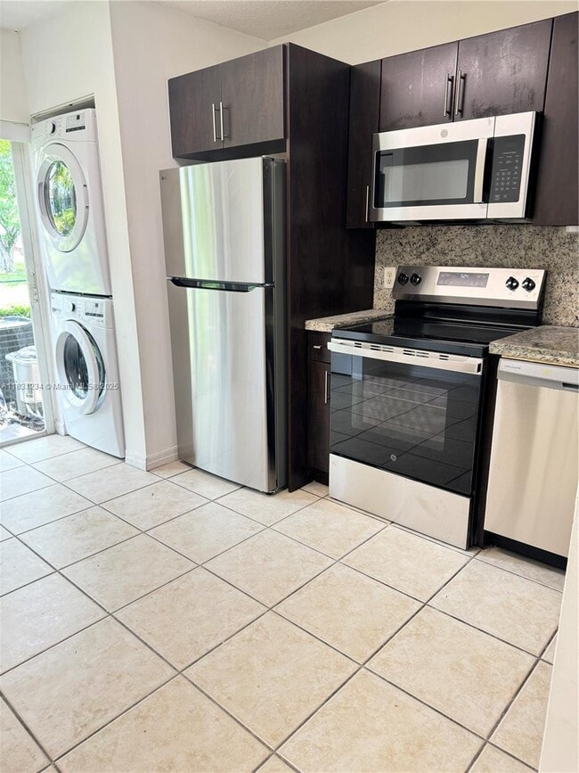 Building Photo - 2 bedroom in Pembroke Pines FL 33024