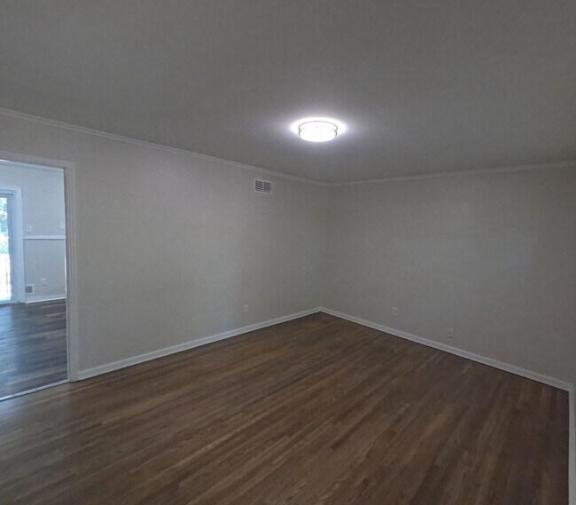 Building Photo - 3150 Parham St
