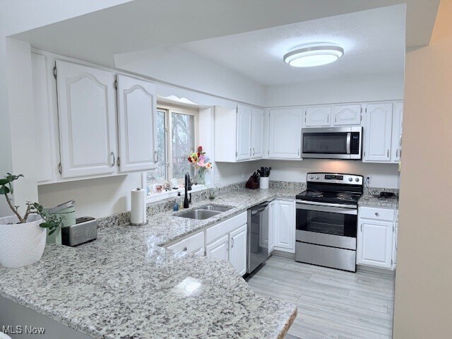 Building Photo - 94 Elia Cir