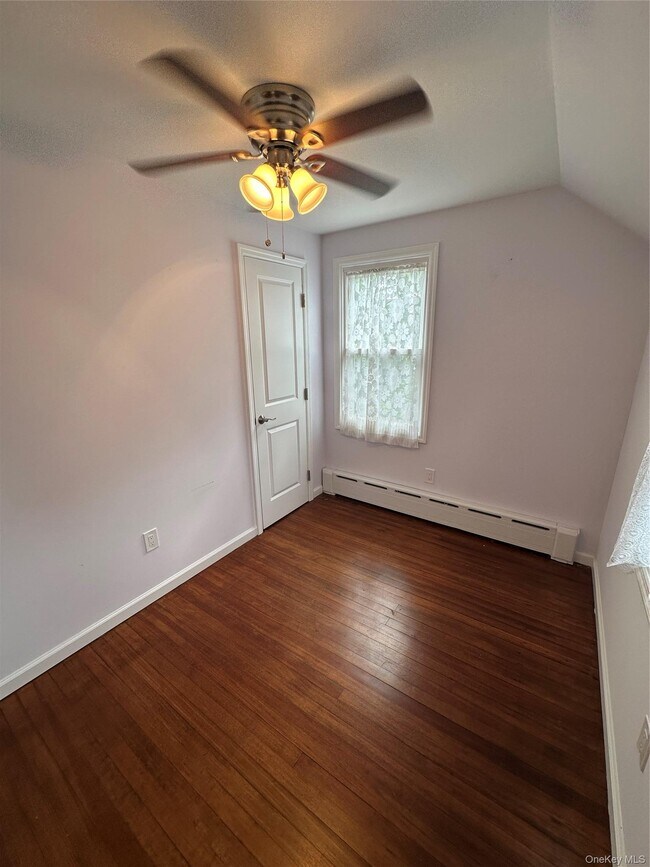 Building Photo - 5 Ashwood Rd