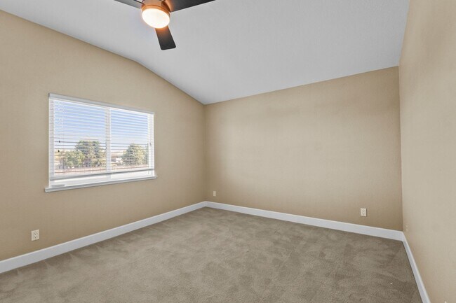 Building Photo - 743 Calico Trail