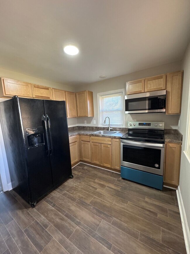 Building Photo - Newly Renovated 3-bedroom, 1-bathroom home with 2 car garage in Bethlehem Township