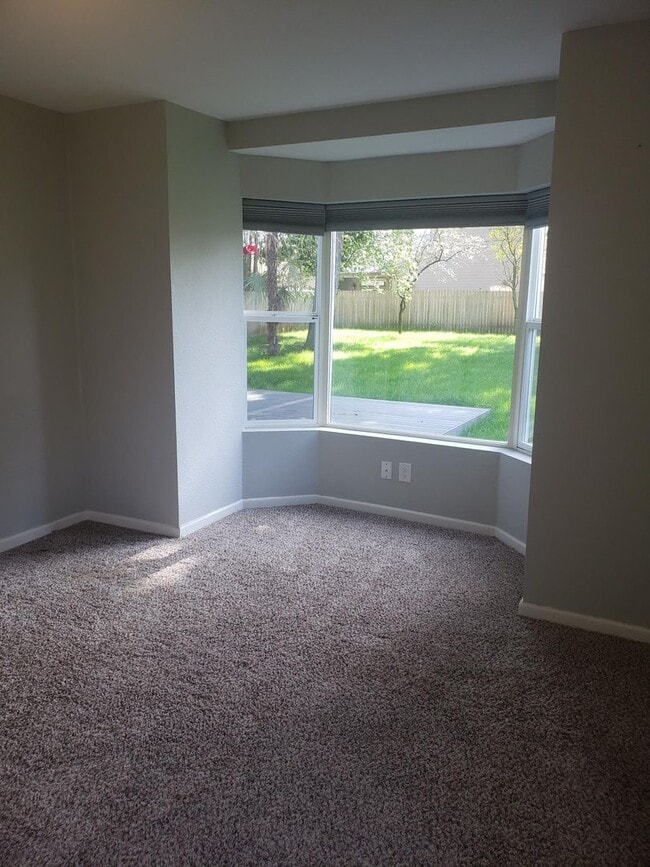 Building Photo - Remodeled Bungalow in Camas!