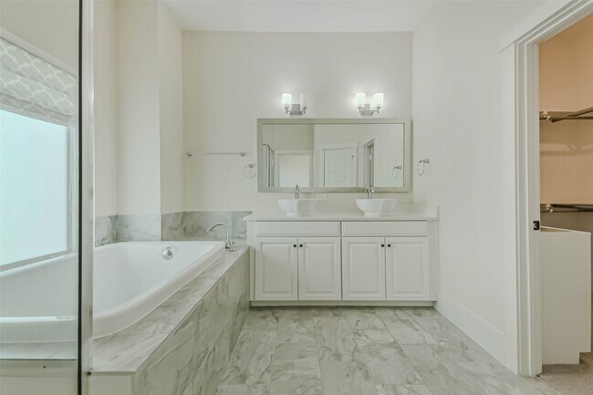 Building Photo - 12542 Malachite Wy