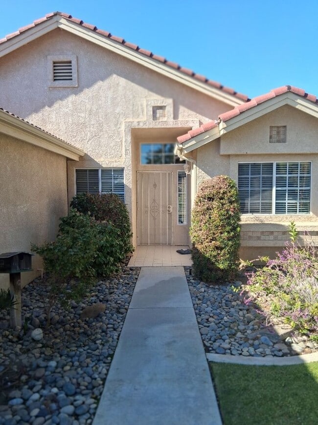 Building Photo - Beautiful Single-Story Home in Pheasant Run – Move-In Ready!