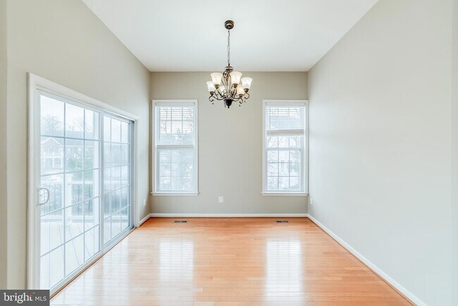 Building Photo - 22072 Avonworth Square