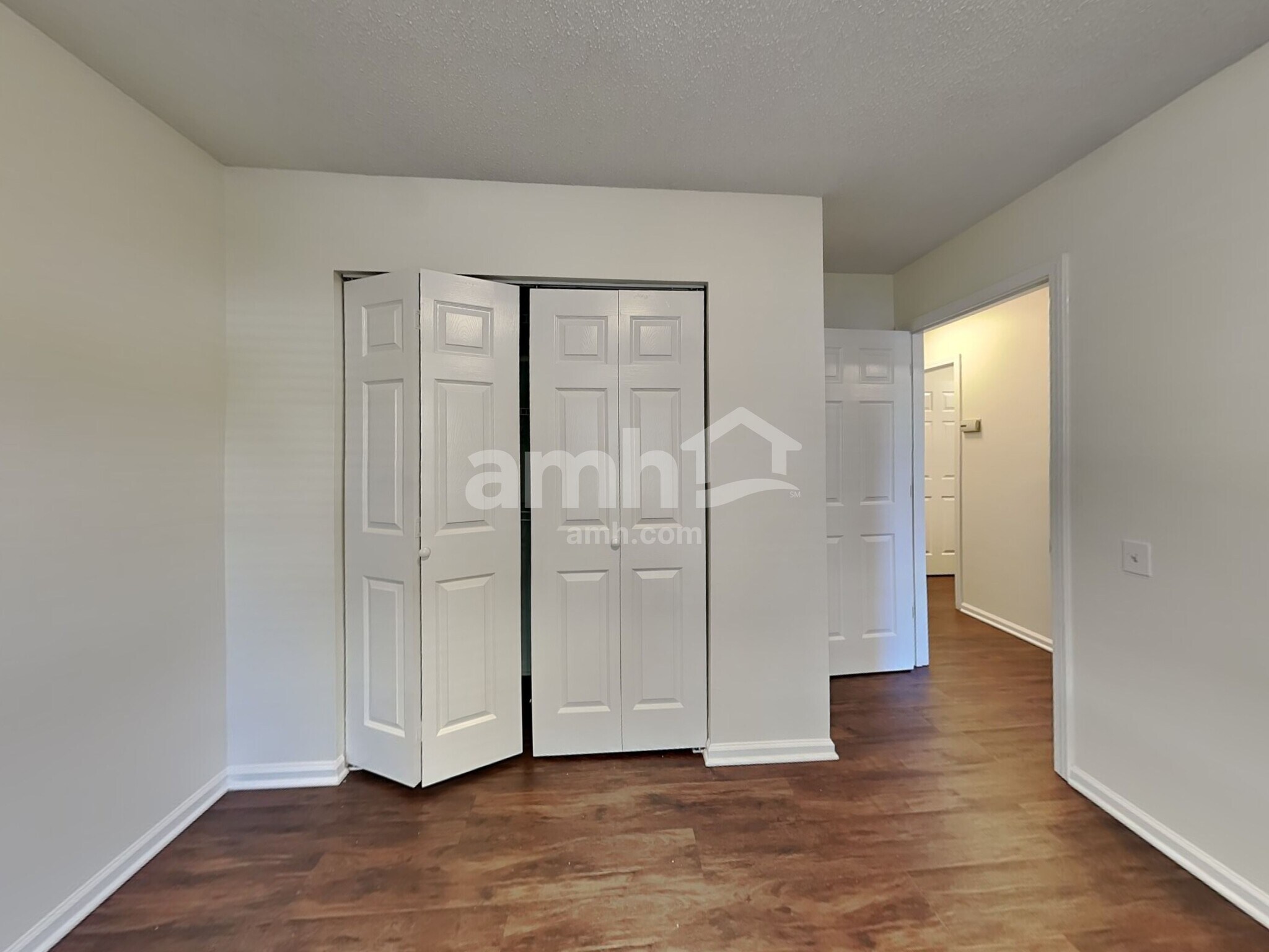 Building Photo - 7 Hazeltine Ct