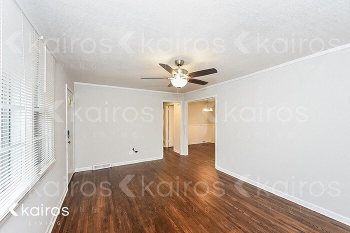 Building Photo - 400 George St