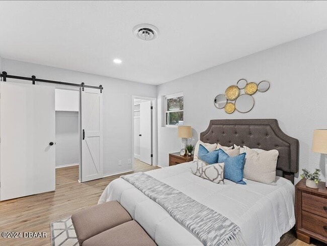 Building Photo - 879 Ponderosa Dr