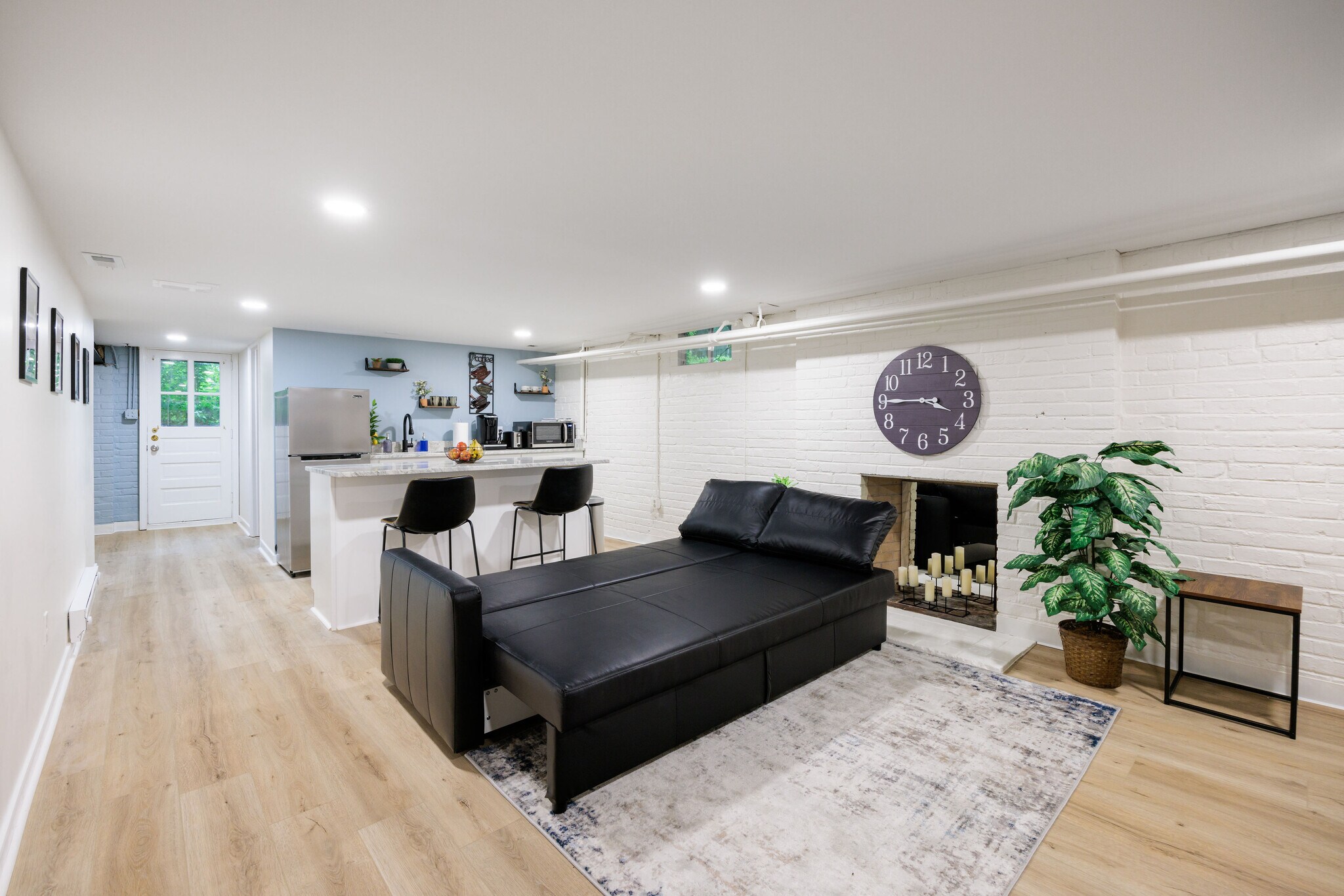 Building Photo - 7218 Monument Ave