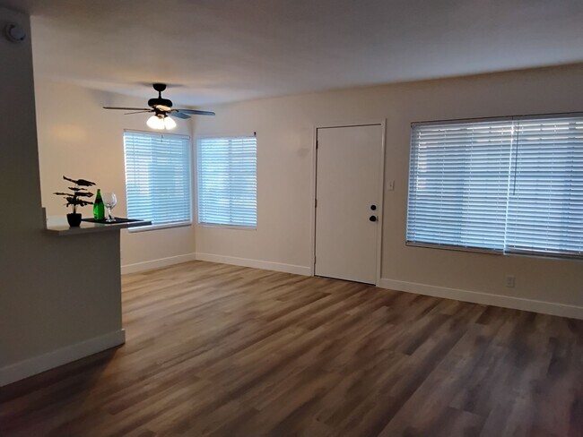 Interior Photo - KENT