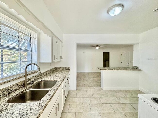 Building Photo - 1302 E New Orleans Ave