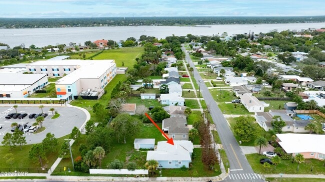 Building Photo - 398 Golf Blvd