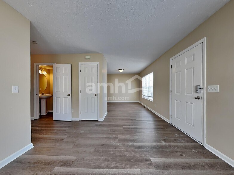 Building Photo - 10024 Oriole Ct