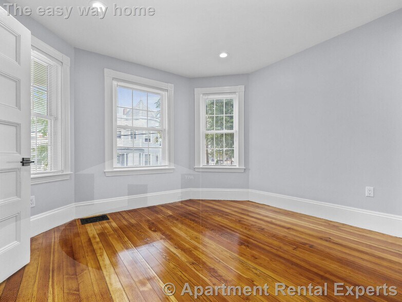 Building Photo - 39 Hancock St