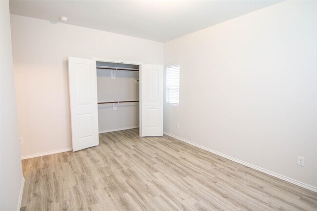 Building Photo - 18606 Bell Ravine Dr