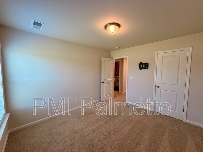 Building Photo - 1074 Cornelia St