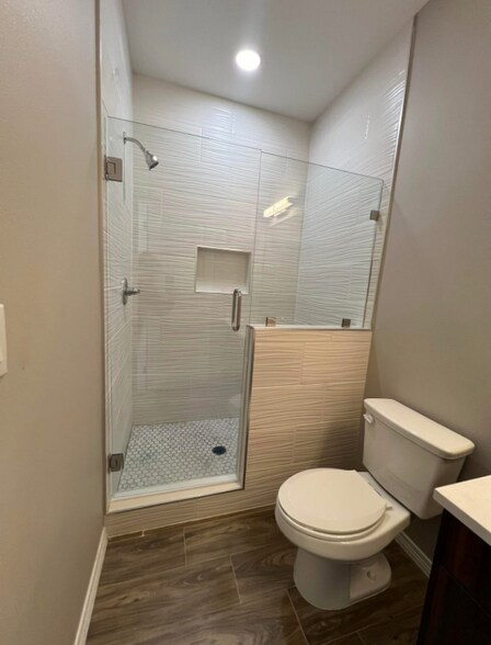 Building Photo - 4105 Walnut Ave