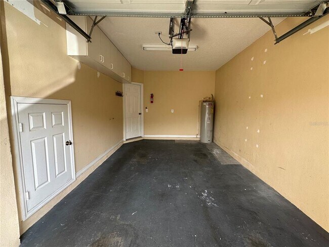Building Photo - 30117 Mossbank Dr