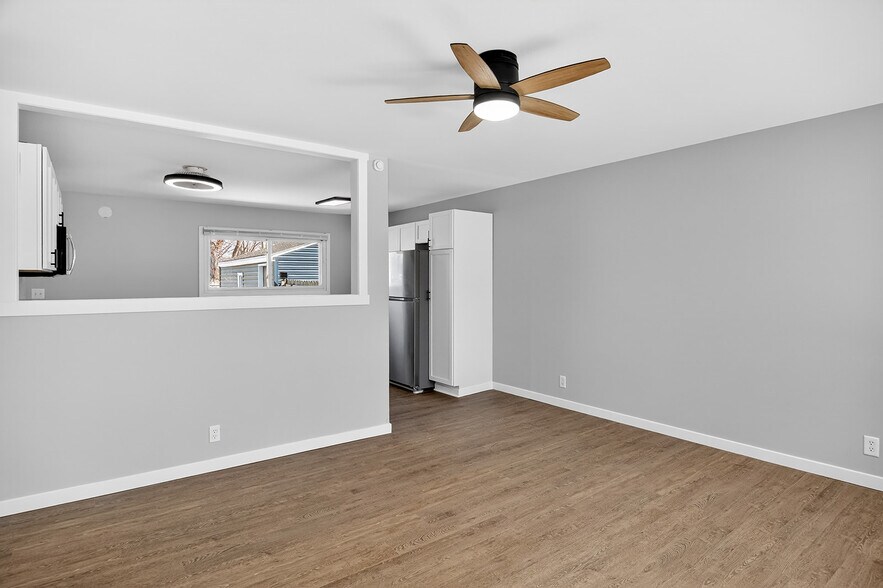 Building Photo - 7407 Saturn St