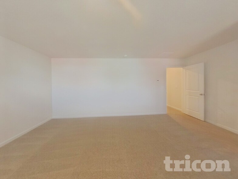 Building Photo - 823 Athens Ln