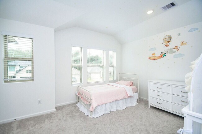 Building Photo - 28722 Mount Bonnell Dr
