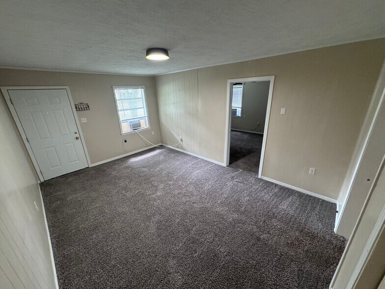 Building Photo - 1105 Milam St