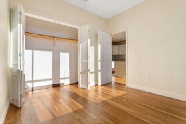 Building Photo - 105-107 Washington Street-Unit 1