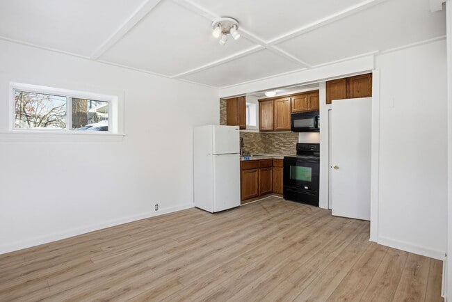 Building Photo - Charming 1-Bed, 1-Bath ADU in Lake Orion!