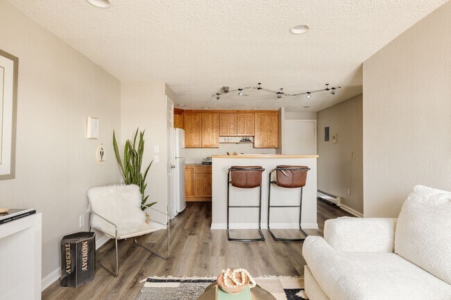 Primary Photo - Top-Floor 2BD, 1BA Cap Hill Condo with Par...