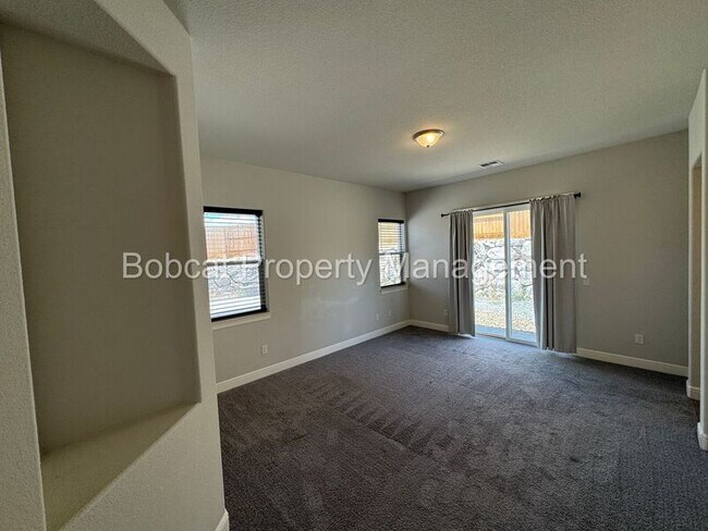 Building Photo - 925 Cranfield Ct