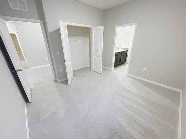 Building Photo - 13014 Willow Grove Dr