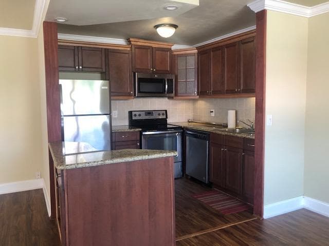 Building Photo - 662 Saxony Trail