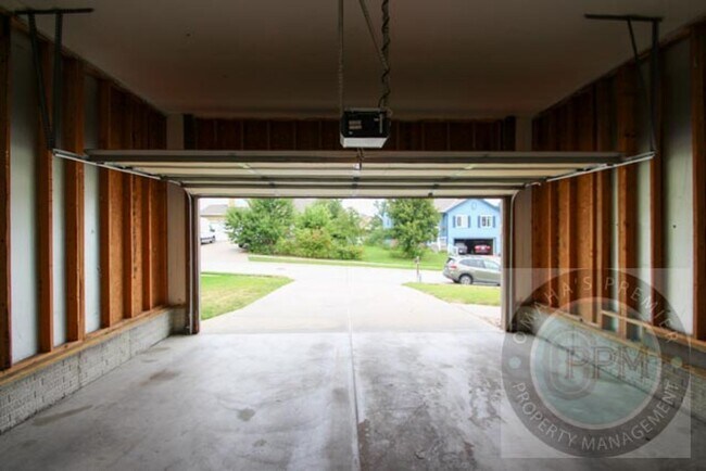 Building Photo - Beautiful 5Bd/3Ba House! | Papillion, Ne!