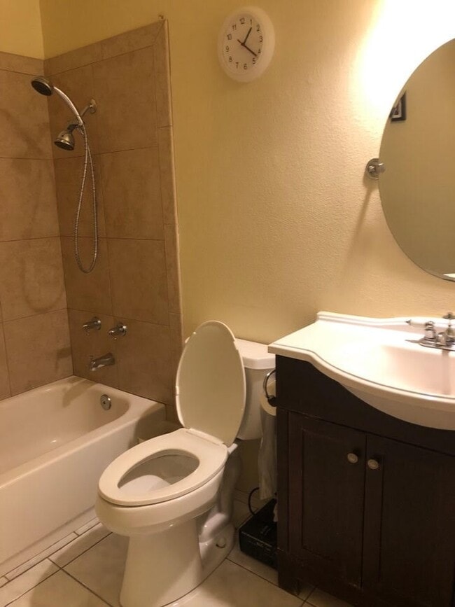 Building Photo - University City (UTC) 2BR/1BA CONDO @ GENE...