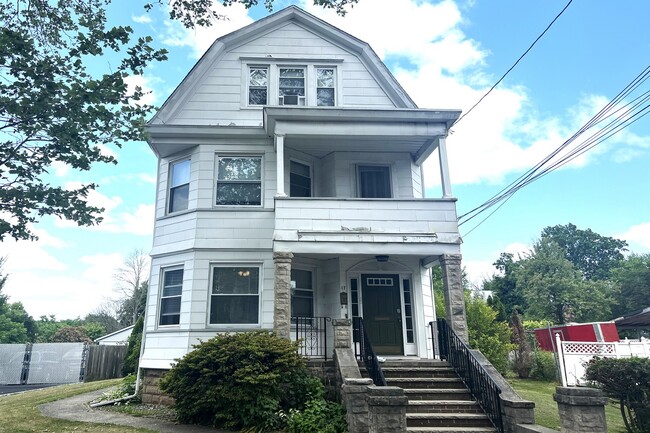 Primary Photo - 19 Spring St