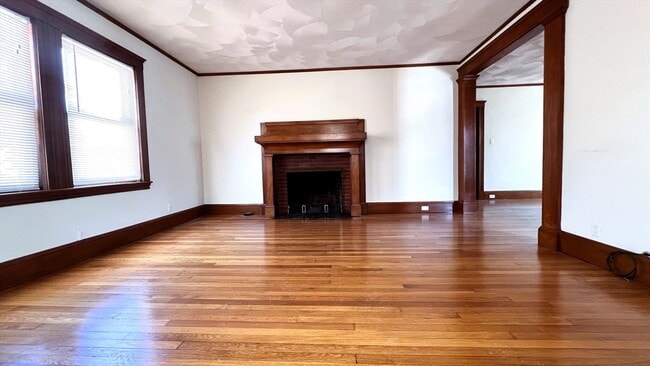 Building Photo - 66 Willow St