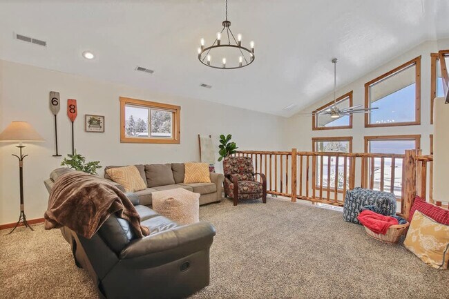 Building Photo - 130 Par Dr