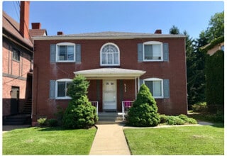 Building Photo - 533 Station St