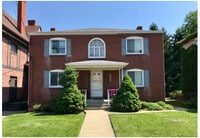 Building Photo - 533 Station St