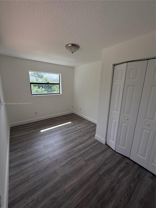 Building Photo - 28221 SW 162nd Ave