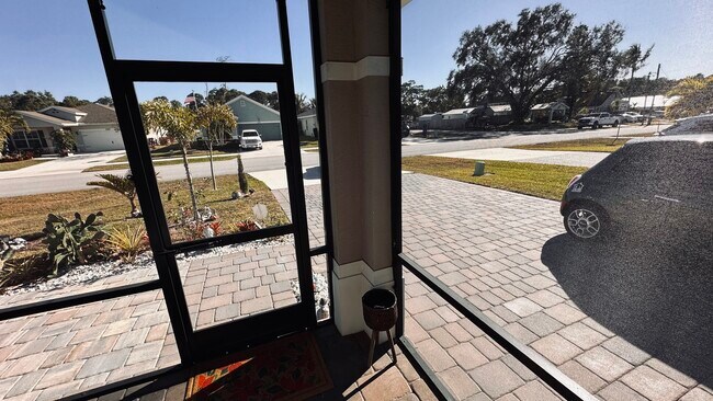 Building Photo - 3869 SE Lee St